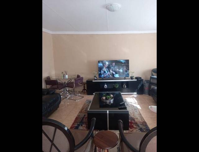 3 BEDROOM PROPERTY TO RENT IN DANVILLE EXT